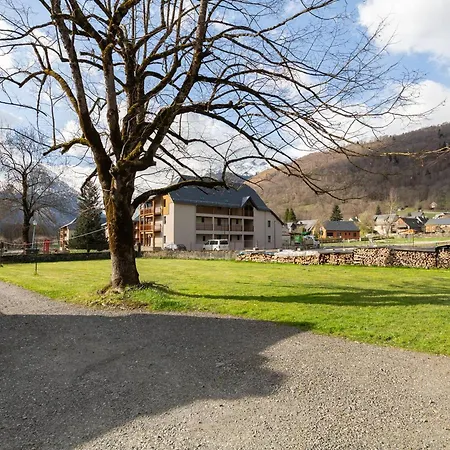Дом отдыха Maison A Pour 8, Proche Lac, Jardin Et Poele A Bois - Fr-1-695-73 Genos