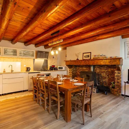 Сasa de vacaciones Maison A Pour 8, Proche Lac, Jardin Et Poele A Bois - Fr-1-695-73 Génos