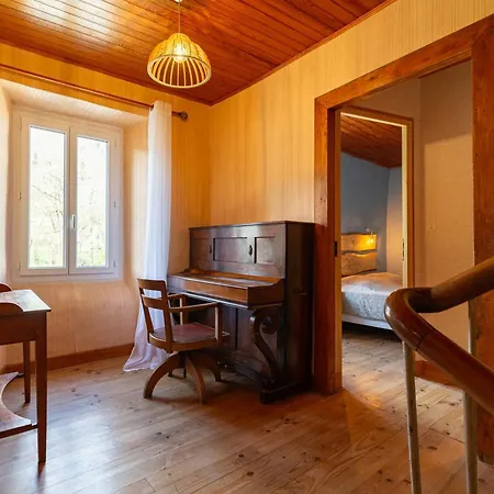 Maison A Pour 8, Proche Lac, Jardin Et Poele A Bois - Fr-1-695-73 *